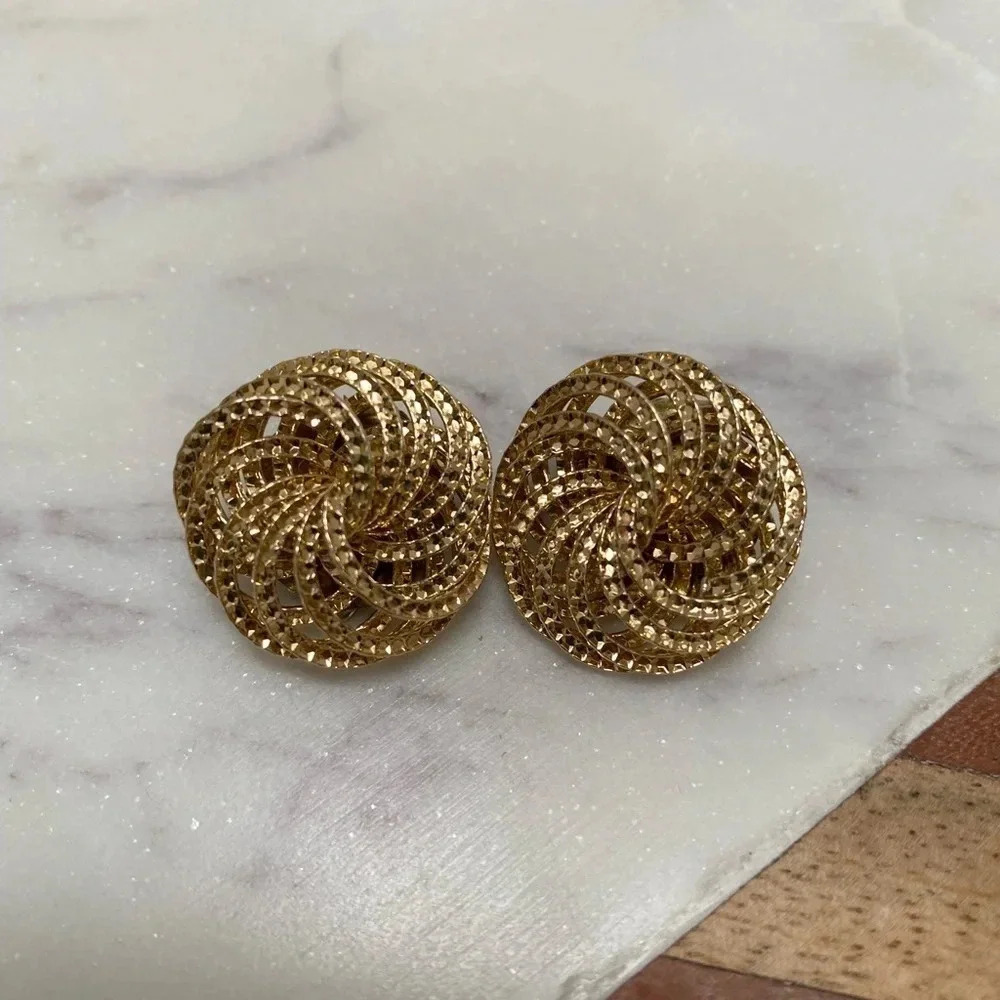 Vintage - Yellow Gold Tone Swirl Earrings